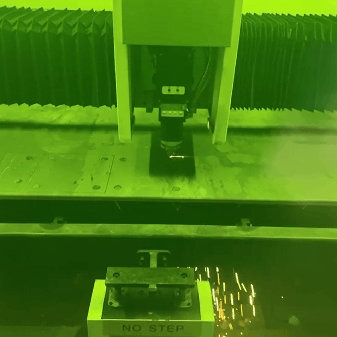 Fiber laser cutting steel